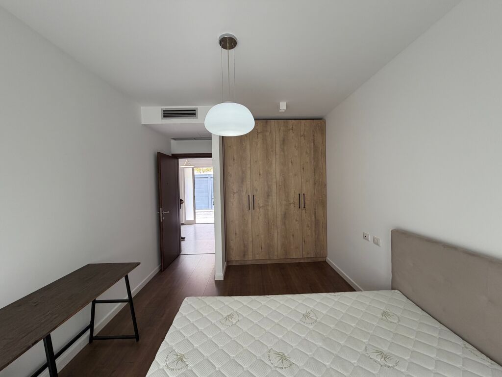 Vilë 3+1+oborr+garazhd me qera në ne TEG - MULLET