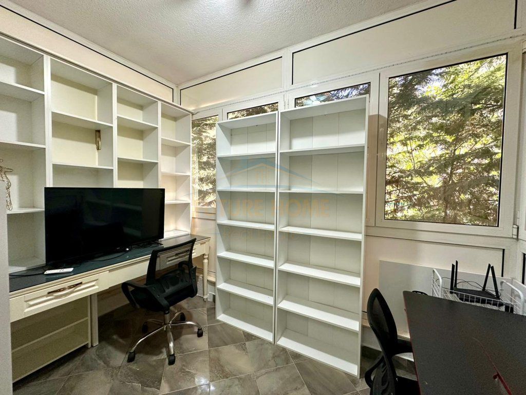 Qera, Apartament 3+1+2, Kopshti Botanik