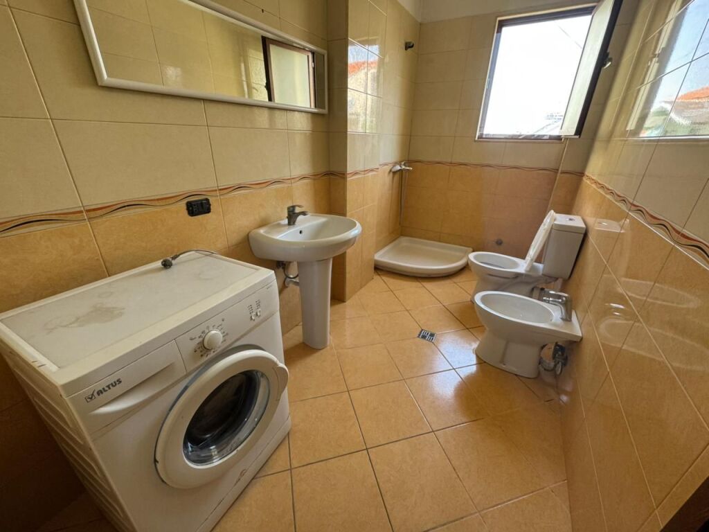 Appartamento 1+1 in Affitto – 21 Dhjetori ( Vicino all'ingegneria ) !