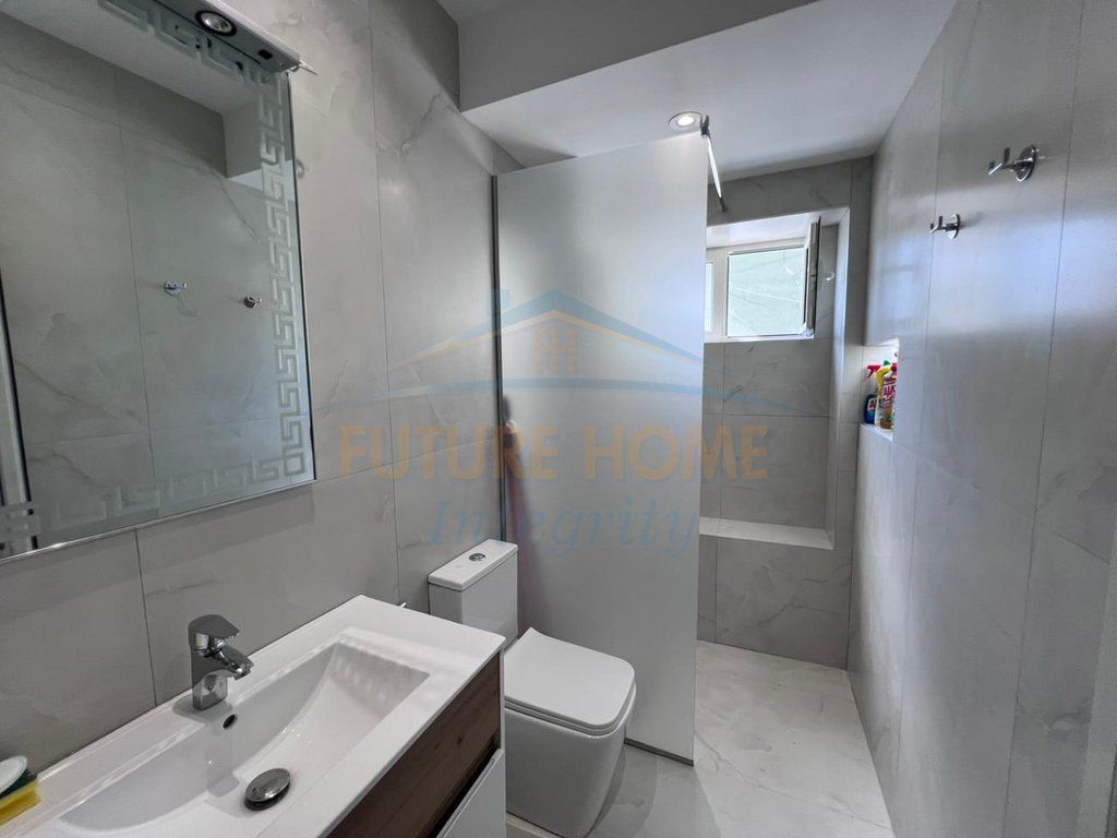 Qera, Apartament 2+1, Blloku, Tiranë.