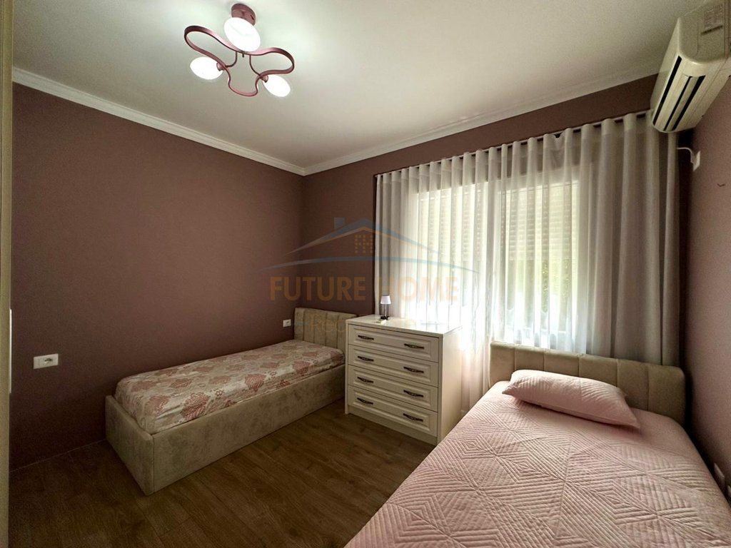 Qera, Apartament 3+1+2, Kopshti Botanik