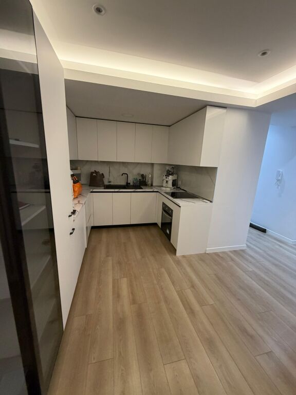 Apartament modern 2+1+Post Parkimi tek Rezidenca Kodra e Diellit 2!