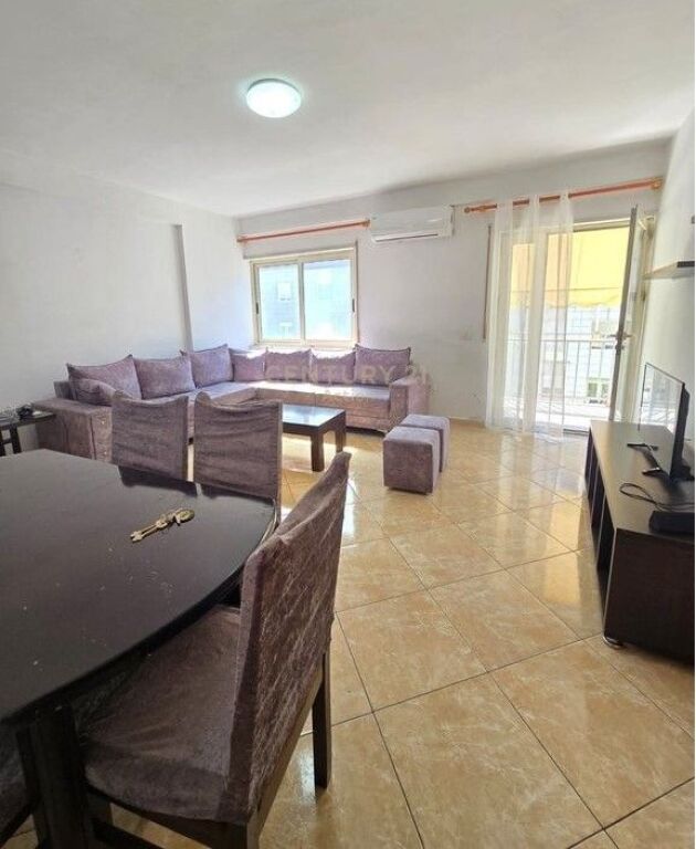 Vendiamo appartamento 1+1, molto vicino al Complesso Magnet