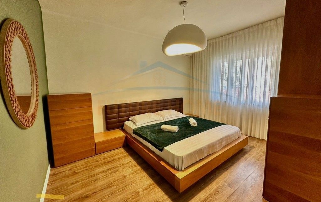 Shitet, Apartament 2+1, Rruga e Durrësit, Tiranë