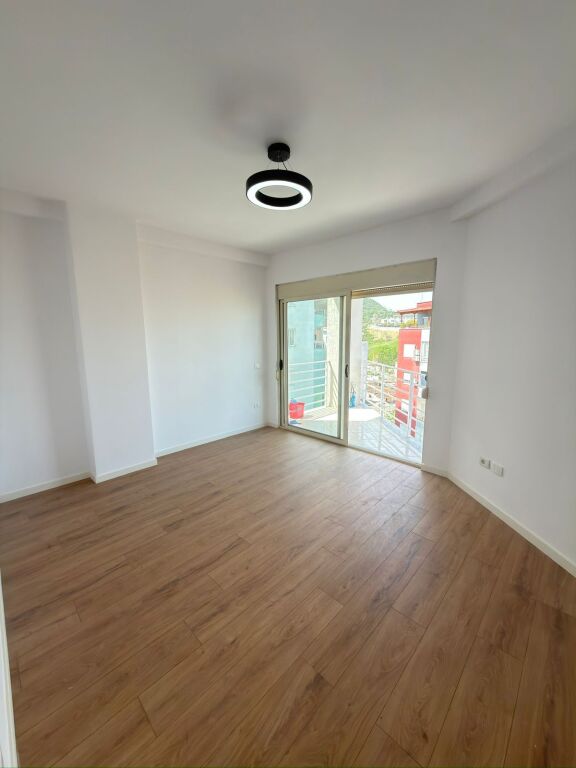 Shitet Apartament 2+1+ pranë Fondacionit Eleonor