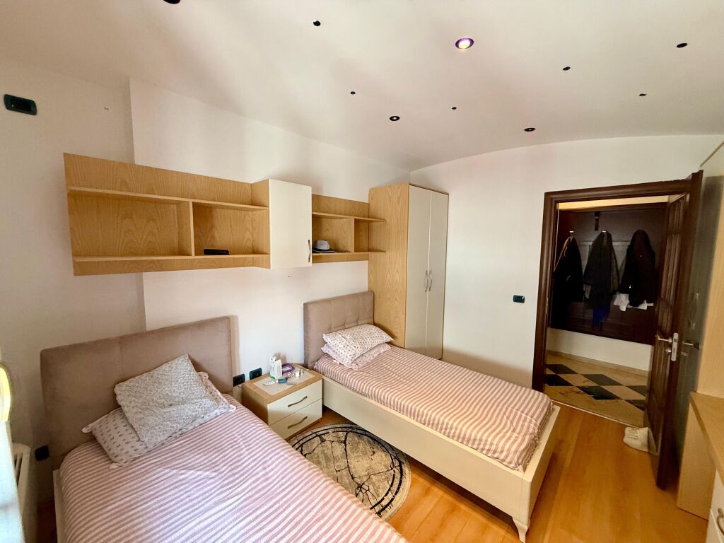 📣 FOR SALE Apartment 2+1 With 2 Bathrooms And 2 Balconies 📍 Kodra e Diellit, Near Eleonora ✨   🏢 New Building  🪜 3rd Floor (With Elevator)  📐 Gross Area 133 m2  📐 Net Area 120 m2  🛋️ Sold Furnished  📂 With Mortgage   💶 Price 247,000 Euro
