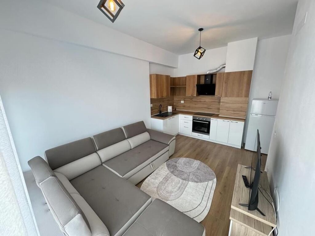 🏡 Affittasi appartamento 1+1 📍 Ali Demi, Residenza Kaimi💶 Prezzo: 35.000 lek/mese (non trattabile)