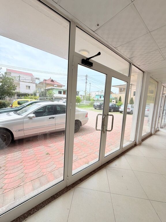BUSINESS PREMISES FOR RENT IN THE AREA OF THE FORMER BEACH, DURRES