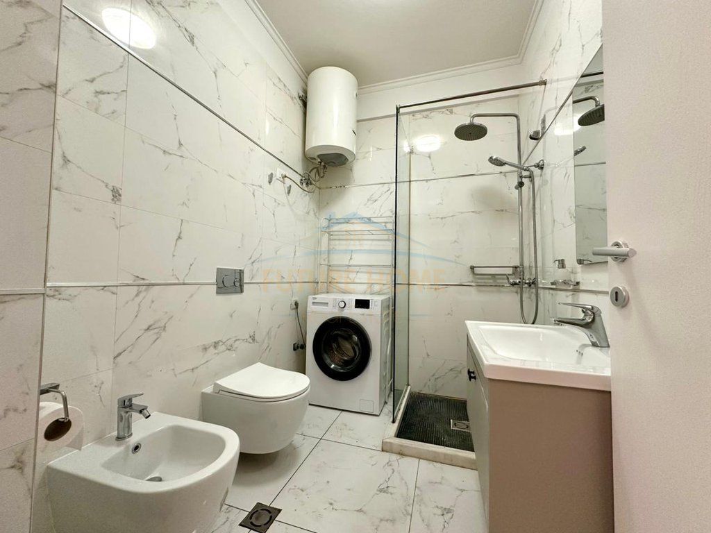 Qera, Apartament 3+1+2, Kopshti Botanik