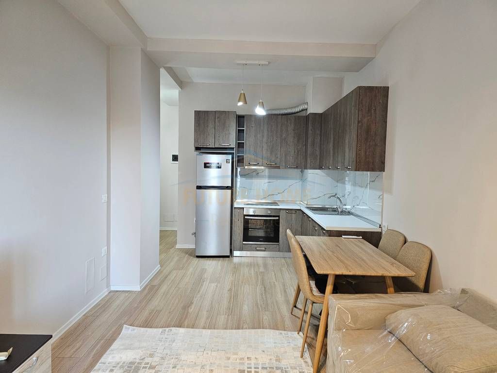 Affitto, Appartamento 1+1, Complesso Kontakt, 21 Dicembre, Tirana