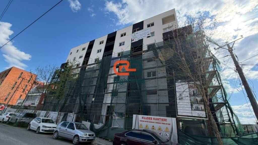 Super Okazion !! Ne Paskuqan, Tek "Platinium 2" Shitet Apartament 1+1, Me Hapesira Te Bollshme !!