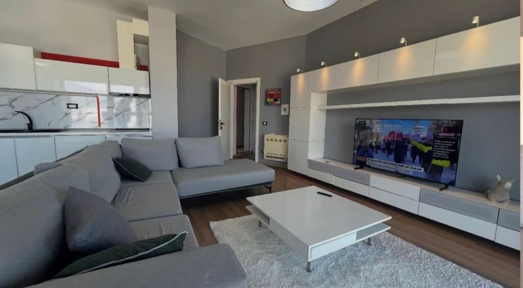 🏡Jepet me qira apartament 2+1+2 pranë Kopshtit Botanik 🌿 💰 Çmimi: 100,000 lekë / muaj