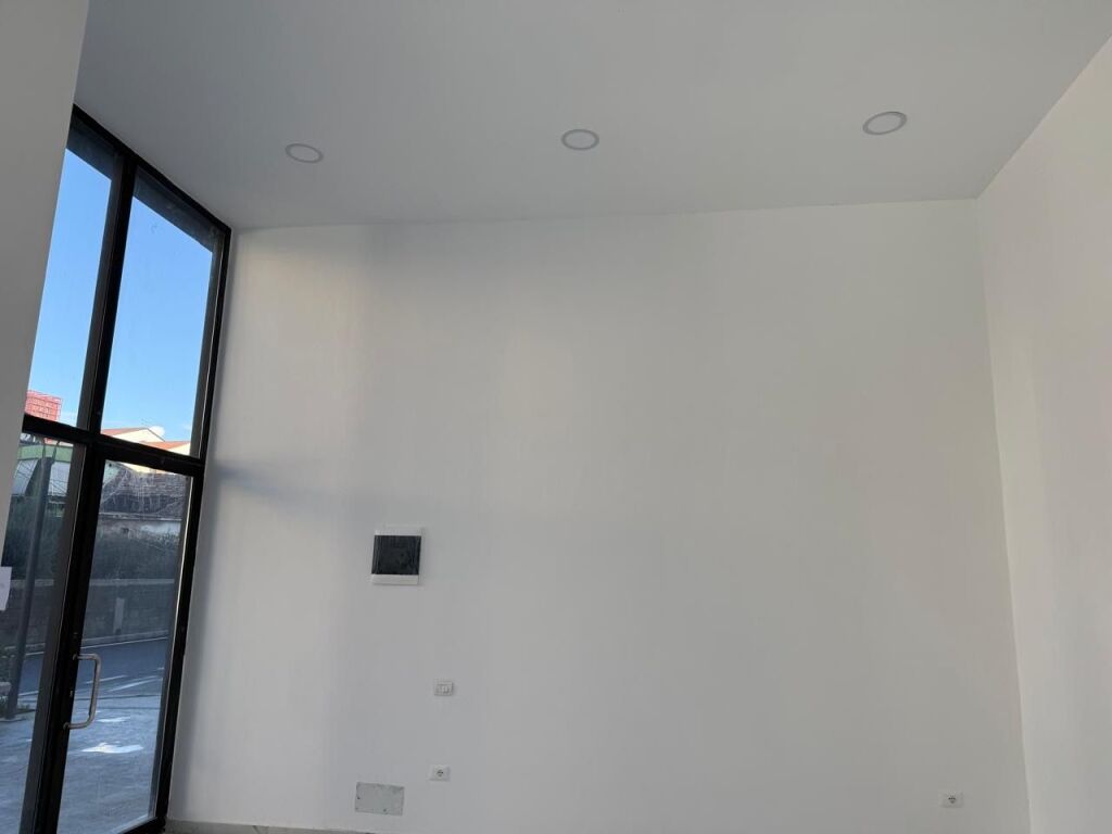 Dyqan me qera Vasil shanto