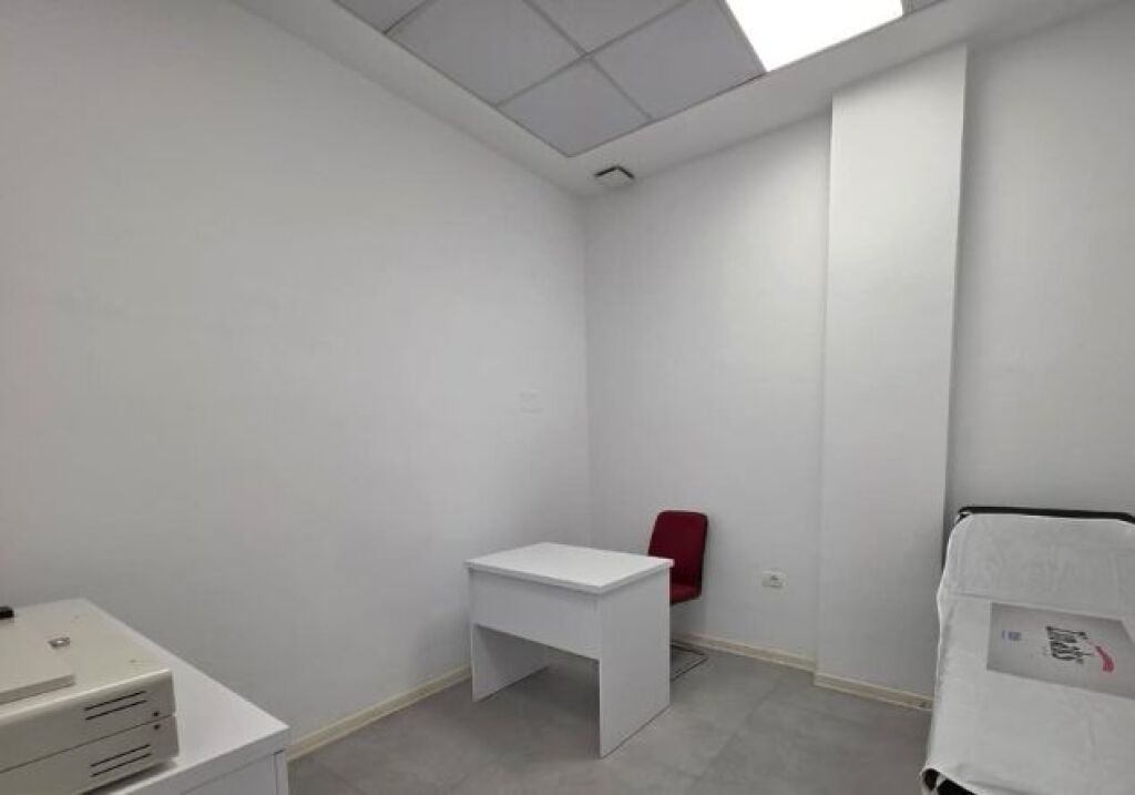 Ambient Klinike per qera