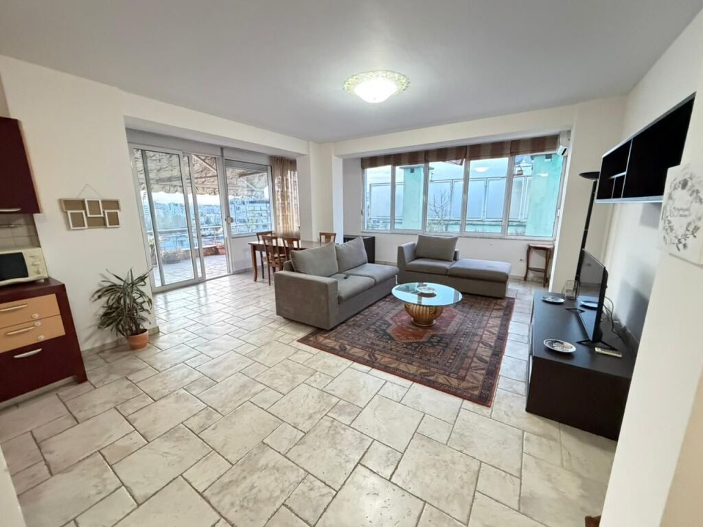 🏡✨ SUPER Apartament me Verandë Gjigande – Sheshi Willson  📍 Rruga Ymer Kurti💶 Çmimi: 285,000 €