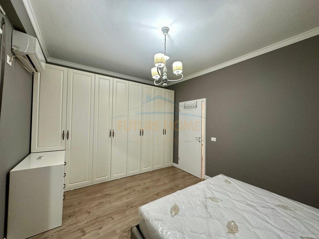 Qera, Apartament 3+1+2, Kopshti Botanik