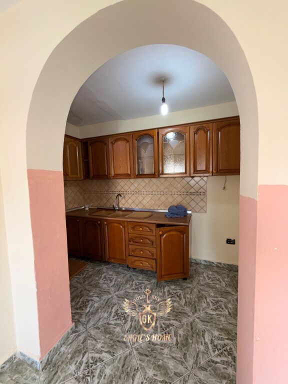 SHITET 2+1 me Ballkon  📍Stacioni Trenit • 135.000€ ✅