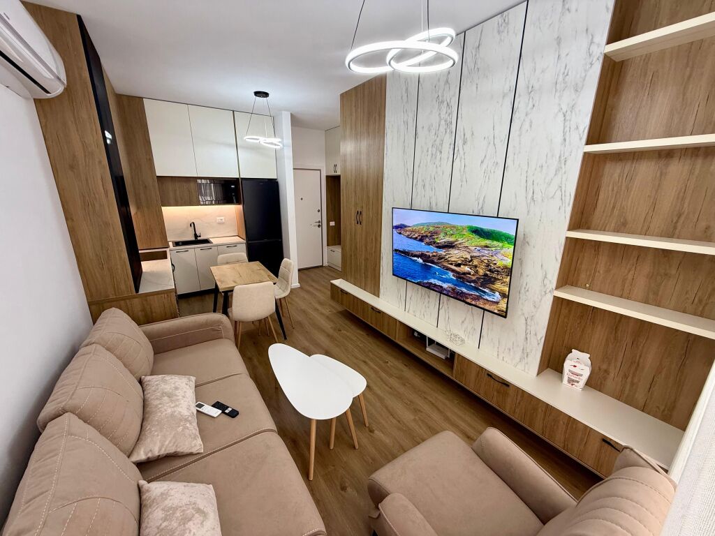 📣 AFFITTO SUPER Appartamento 1+1 📍 Complesso Kadiu, Ali Dem ✨   🏢 Nuova Costruzione  🛋️ Arredato Con Architetto In Modo Contemporaneo  ✅ Mai Abitato Prima   💶 Prezzo 45.000 Leke/Mese