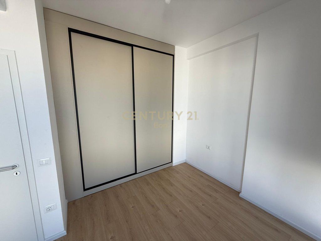 SHITET VILE NE FARKE, TIRANE !