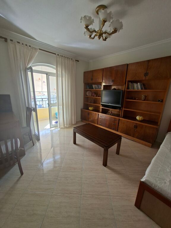 VENDESI APPARTAMENTO 3+1+PAPAFINGO VICINO AL 21 DICEMBRE