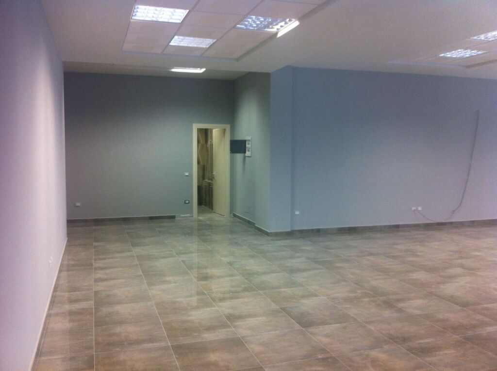 Jepet me qira dyqan,Selvia