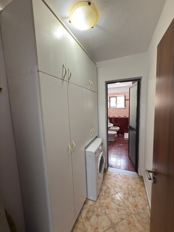 Shiter apartament 2+1 te rruga Elbasanit
