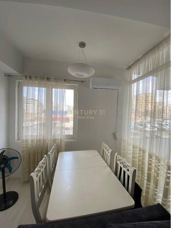 Affittiamo 2+1 nella Nuova Tirana