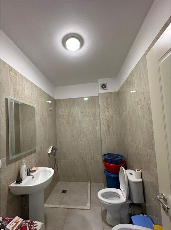 Apartament 2+1 për shitje ne kompleksin Lura 3, Gjiri i Lalzit