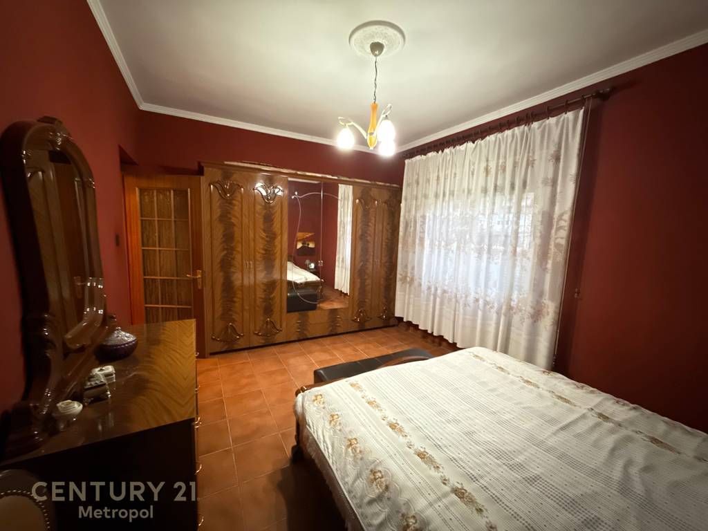 VENDESI APPARTAMENTO 2+1 VICINO AL EX MERCATO ELETTRICO