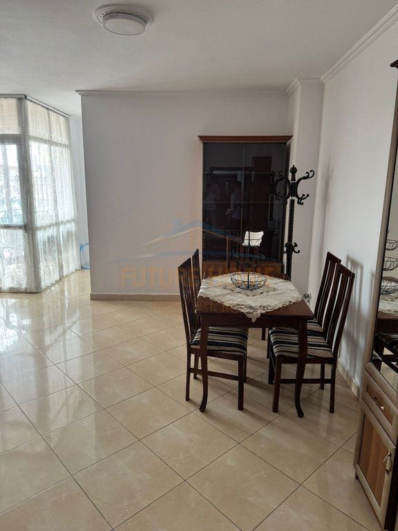 Qira, Apartament 2+1, Rruga e Barrikadave, Tiranë.