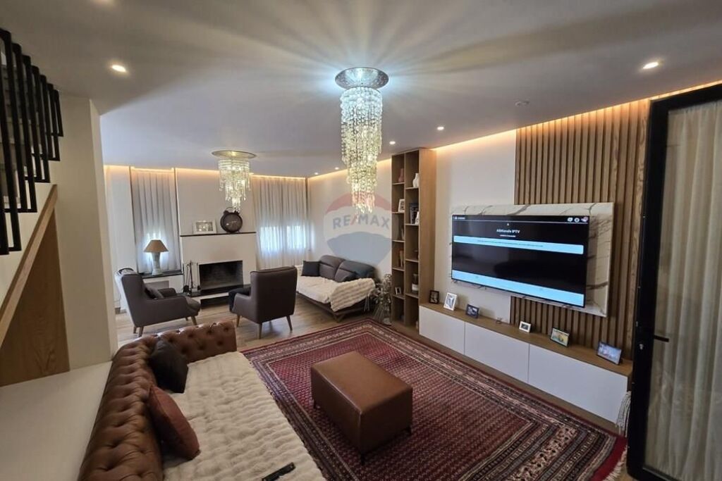 Vilë 3-katëshe me qera në Bërzhitë