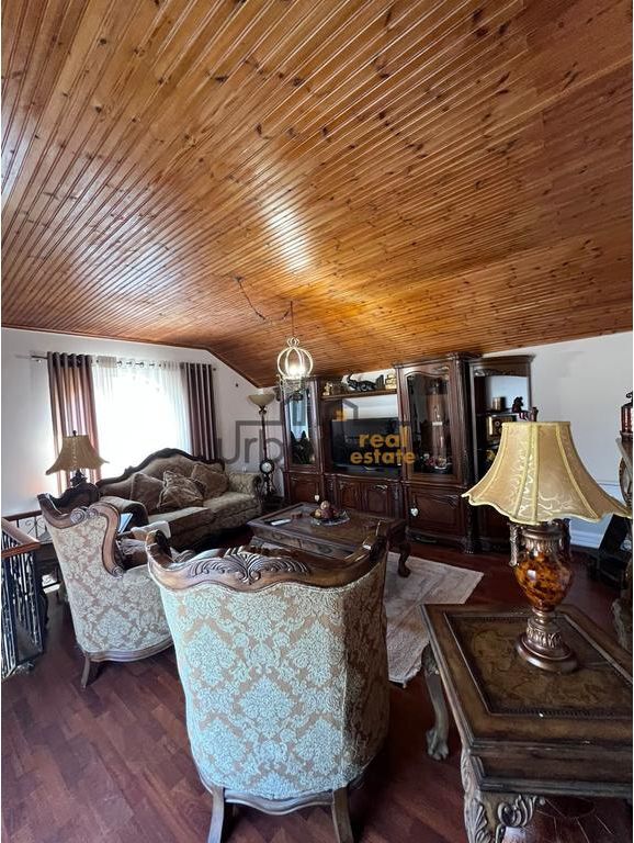 Qera, Vilë 2 Kate, Xhamllikun, Tiranë - 2000€ | 150 m²