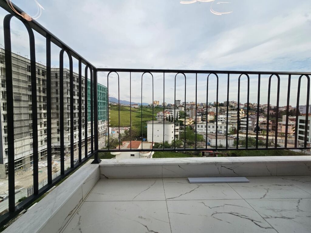 Appartamento 2+1 in affitto non arredato a Kinostudio!