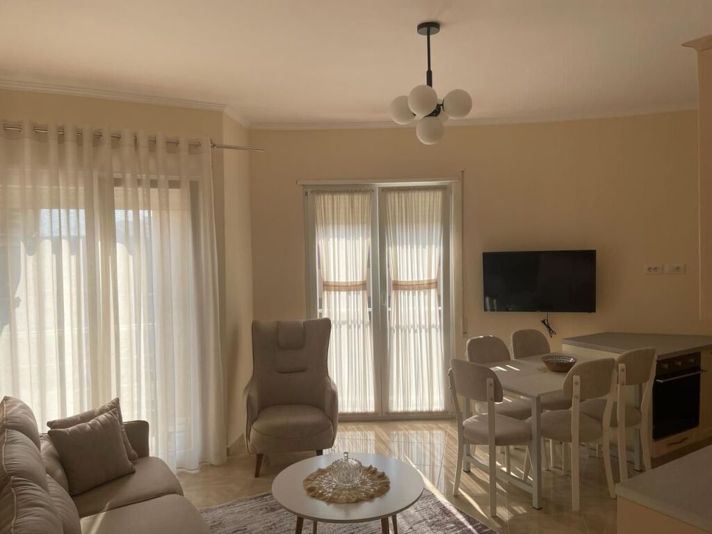 JEPET ME QERA APARTAMENT 2+1 NË QENDËR DURRES