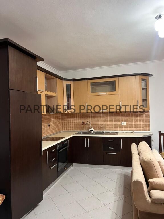 AFFITTASI 2+1 YZBERISHT NELA 6