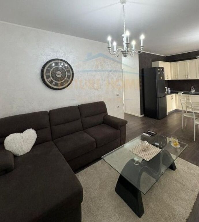 Qera, Apartament 2+1+2+ Post parkimi , Fresk