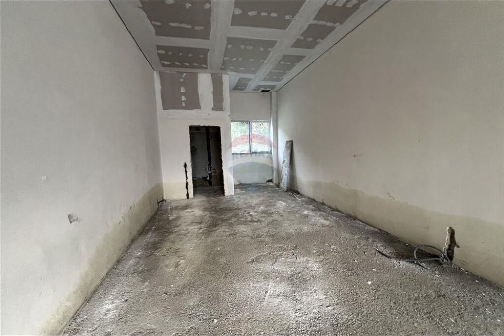 🏪 SUPER OCCASIONE SUL LUNGOMARE, VLORË!