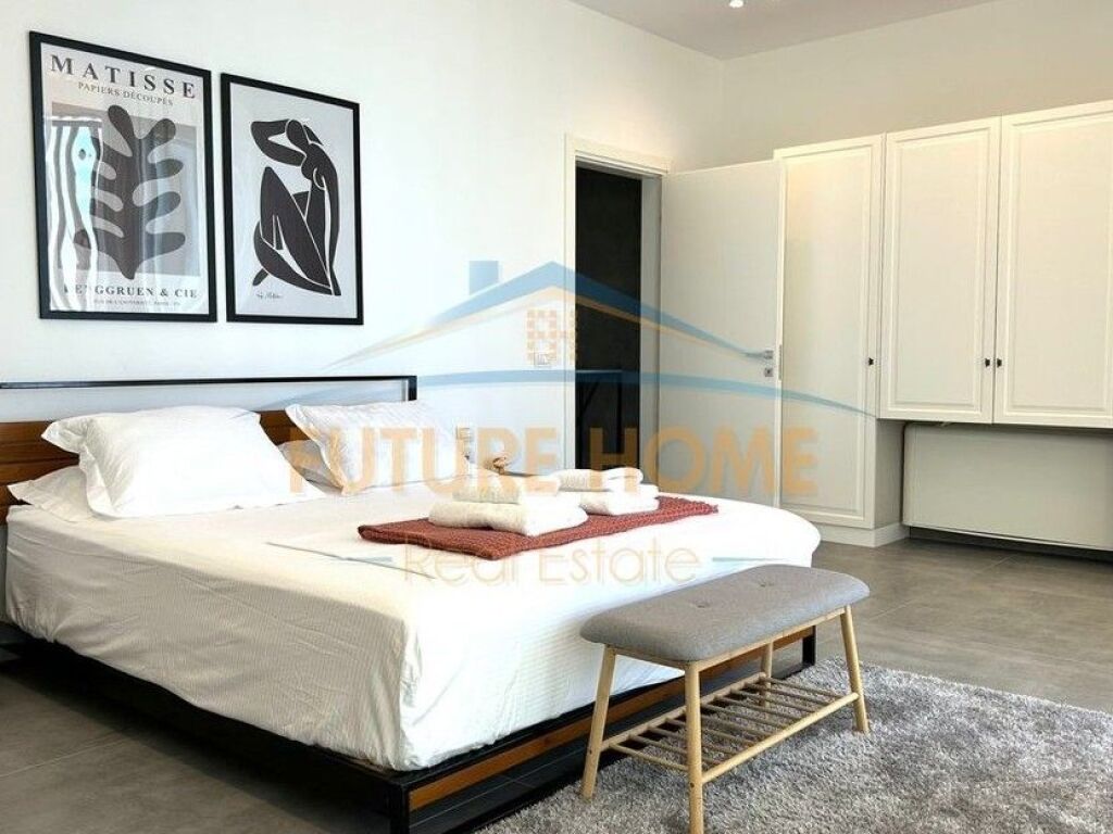 Në Shitje, Vila e Bashkangjitur + Shtëpi Mysafiri, Green Coast Residence