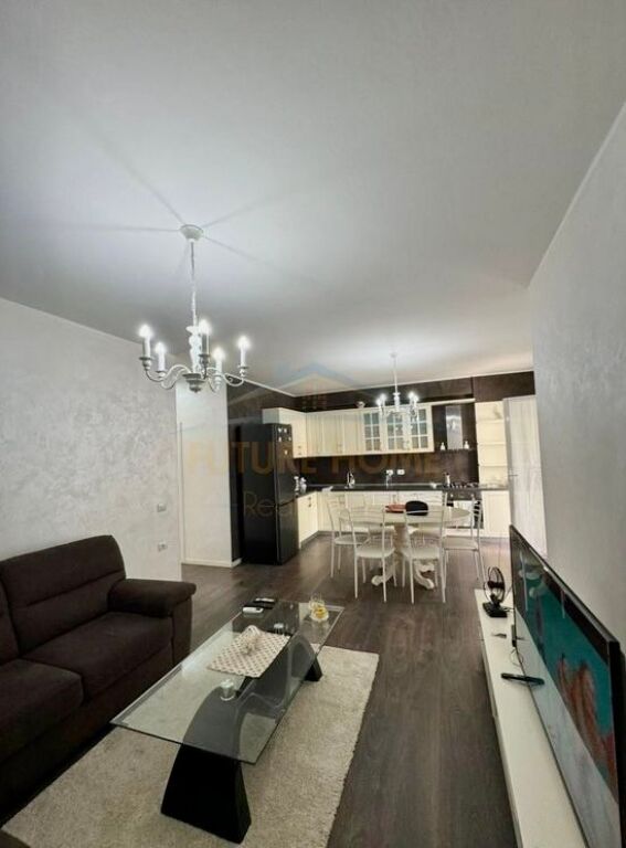 Qera, Apartament 2+1+2+ Post parkimi , Fresk