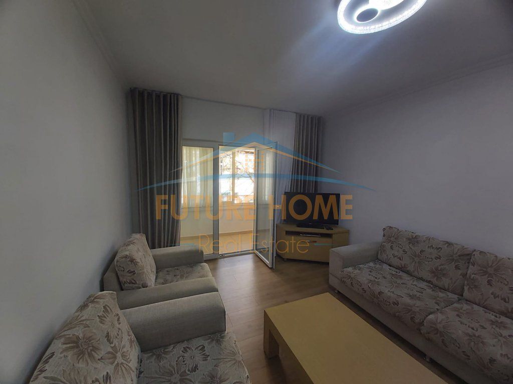 Qira, Apartament 2+1, Stadiumi Dinamo