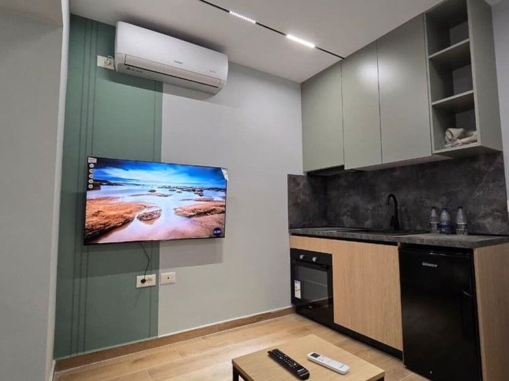 Shiten, 3-Garsoniere, Rruga Mine Peza, Tiranë.