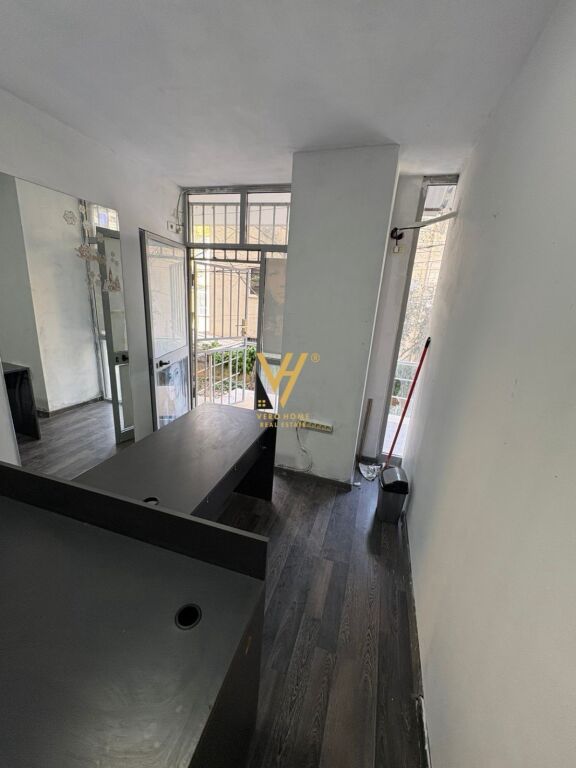 JEPET ZYRE 15 M2 ME QIRA TE KOMUNA E PARISIT 15.000 LEKE