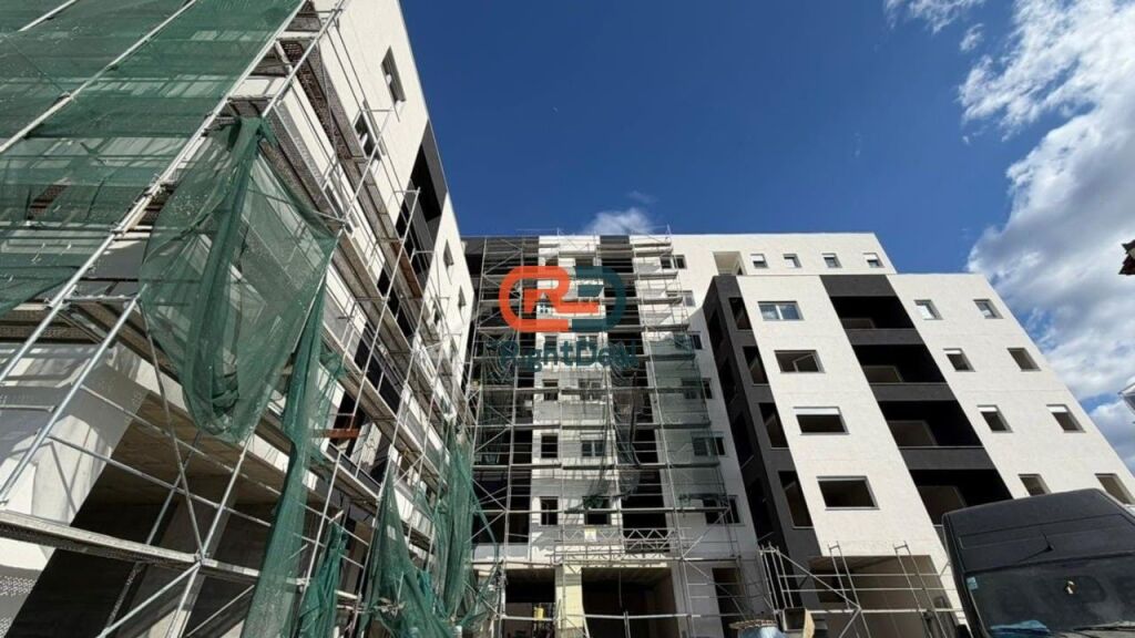 Super Okazion !! Ne Paskuqan, Tek "Platinium 2" Shitet Apartament 1+1, Me Hapesira Te Bollshme !!