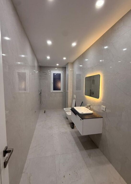 Apartament 2+1 Colour Splash, Paskuqan