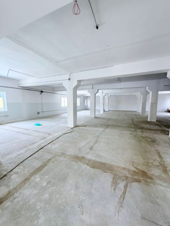 JEPET ME QERA MAGAZINE NE ZONEN E SHKOZETIT, DURRES