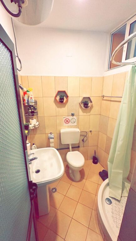 Qera | Garsoniere | Pazari i Ri | 300 €/muaj