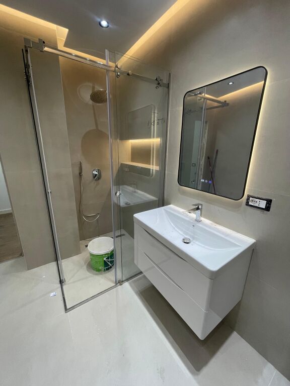 🏢Pak minuta larg Stadiumit Air Albania ,Rr.Dervish Hima jepet me qera per zyra,apartament 1+1,Bosh. 1,000 €(Neto)