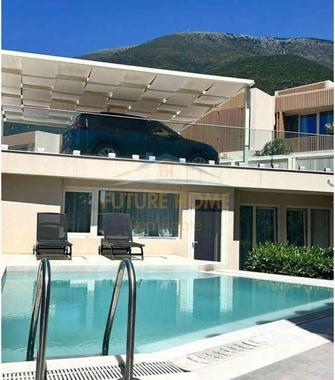 Në Shitje, Vila e Bashkangjitur + Shtëpi Mysafiri, Green Coast Residence