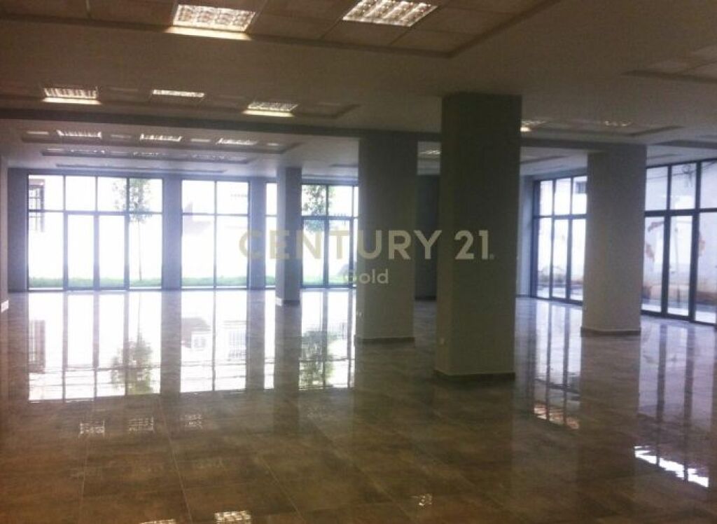 AMBIENT KOMERCIAL (ZYRA) PER QIRA