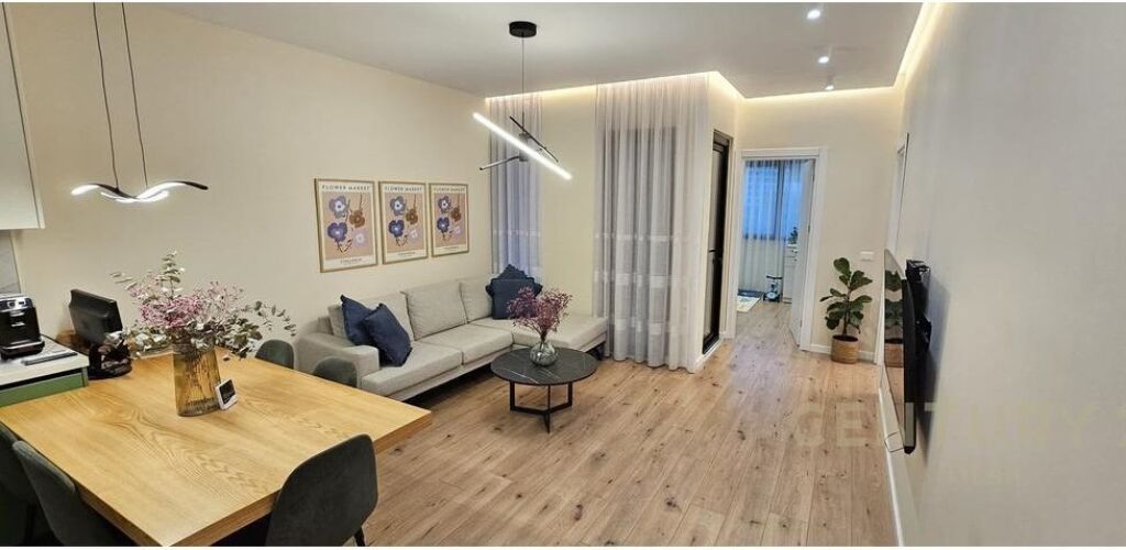 Appartamento 2+1 in affitto vicino alla Residenza Alba, al 21 Dhjetori

